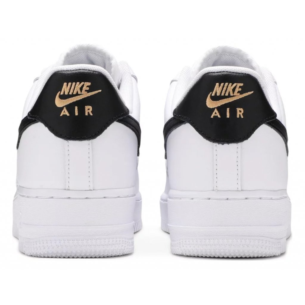 Black gold cheap and white nikes